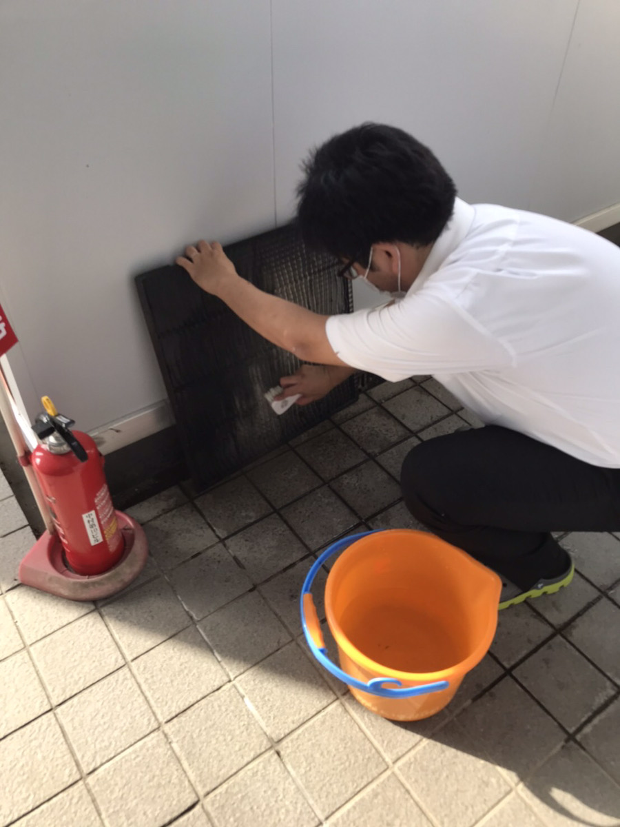大垣市外渕校です　今日はしっかり掃除をしています