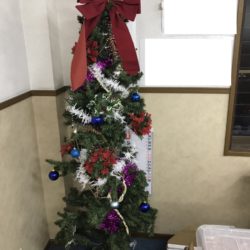 養老町の高田校です。クリスマス飾りをし始めました！